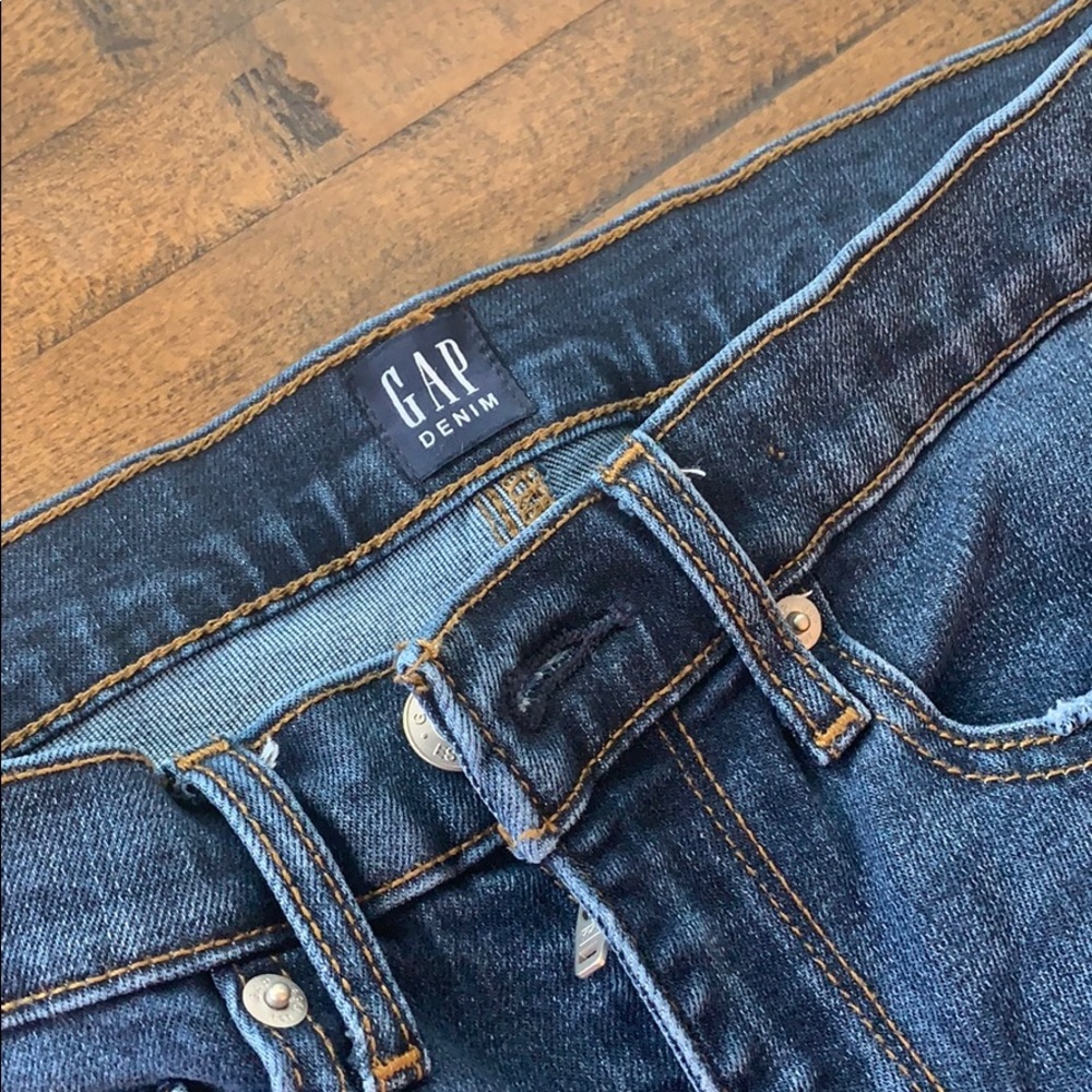 Gap true skinny jeans 28R